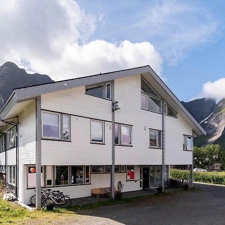 Reine Basecamp - Apartments & Rooms エクステリア 写真